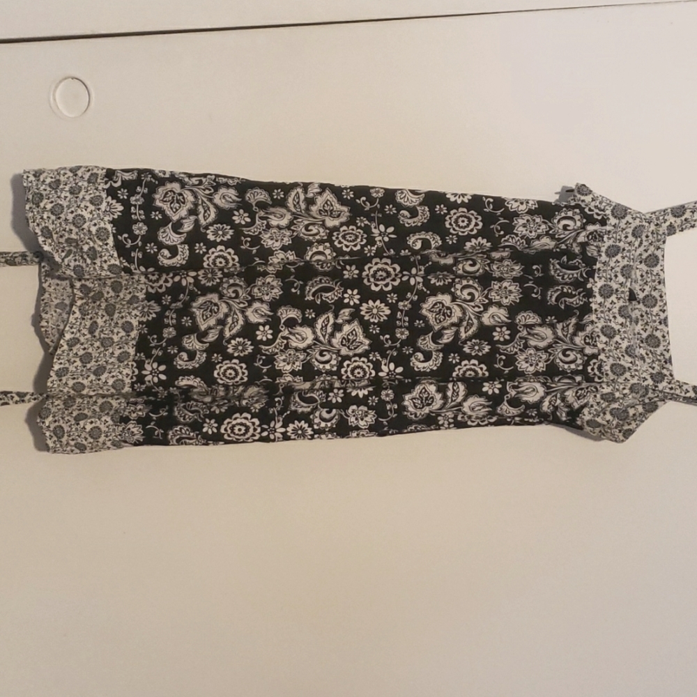 Faith Love Passion. Size 3 black and white floral mid length dress. - Picture 2 of 4
